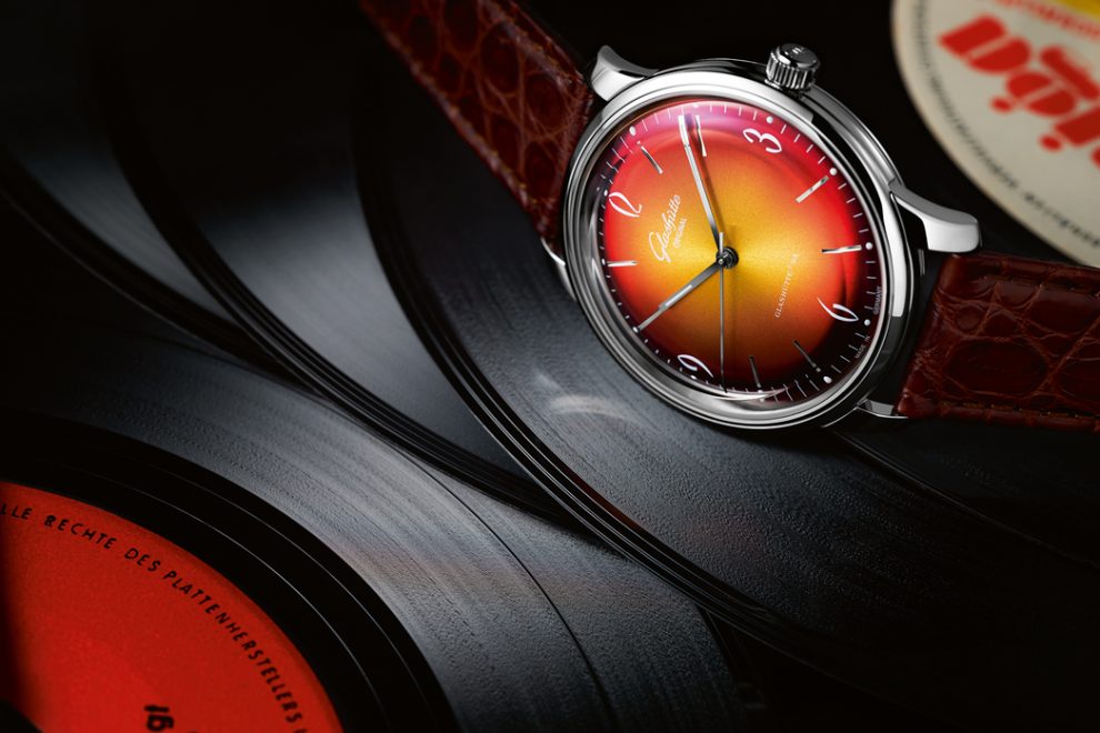 1-39-52-07-02-01_Sixties_Red_PR-1