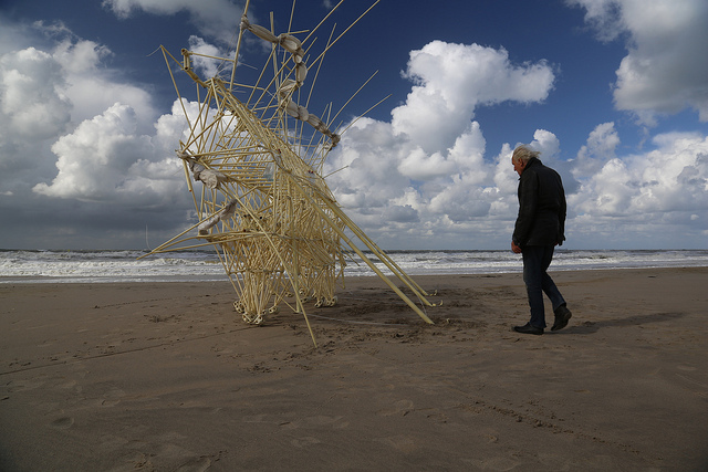 Theo Jansen Strandbeests  on the beach (photo: Uros Kirn)