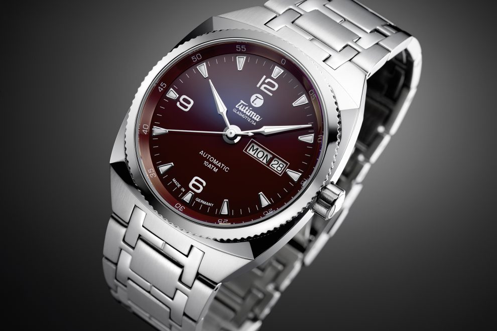 6121-01_SOM_300dpi The Tutima Saxon One M is a 40mm size powered by a self-winding movement.