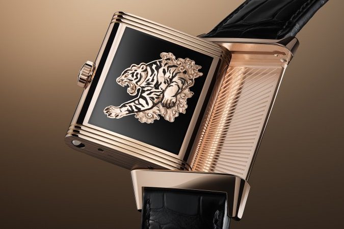 800_jlc-reversotributeenamel-close-up-verso-16.9 Jaeger-LeCoultre Reverso Tribute Year of the Tiger watch