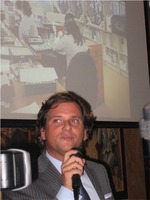 (Ralph Simons, president of Frederique Constant USA, presents the Cohiba series at Club Macanudo (Ralph Simons, president of Frederique Constant USA, presents the Cohiba series at Club Macanudo