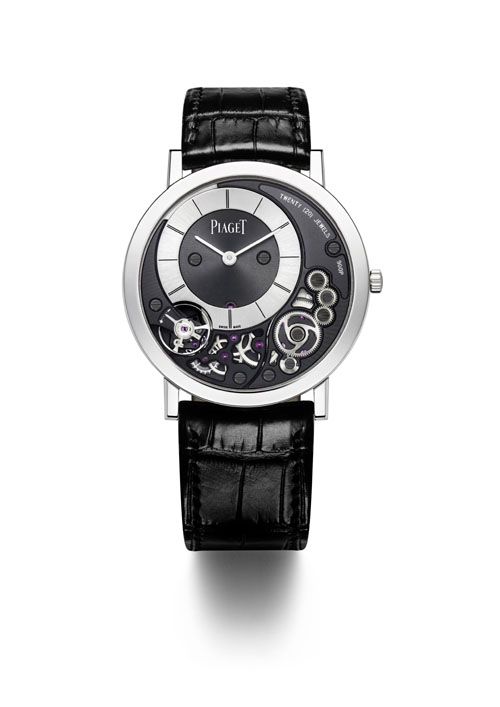 The Piaget Ultra-Thin Altiplano 900 P has a patent pending and offers revolutionary integrated case and movement parts. 