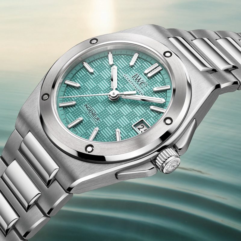 IWC_Ingenieur-Auto-35_IW324902 (1) IWC Ingenieur Automatic 35 Pool Blue