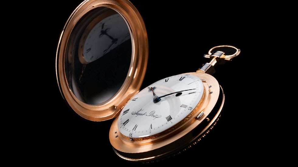 J080033004_THE-POCKET-WATCH_SLIDER1