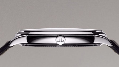 The watch measures 7.9mm in thinness.