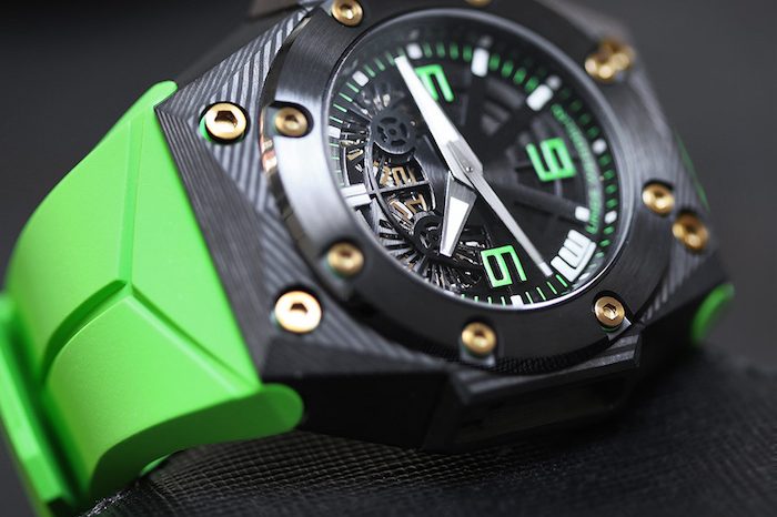 LW_1000X1000_OKT_DOUBLE_DATE_CARBON_GREEN_01