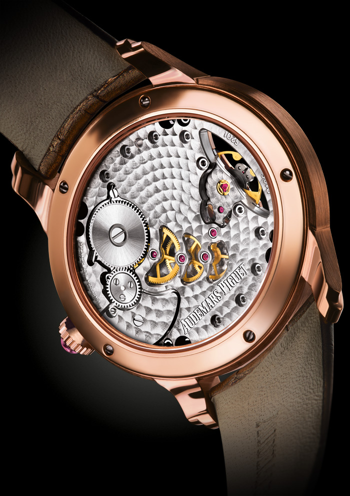 Millenary caseback. 