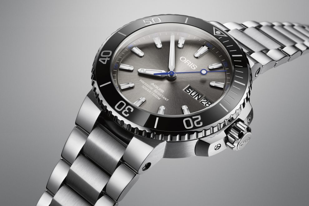 01 752 7733 4183-Set MB_prs_01.tif The Oris Hammerhead Limited Edition watch is water resistant to 500 meters.