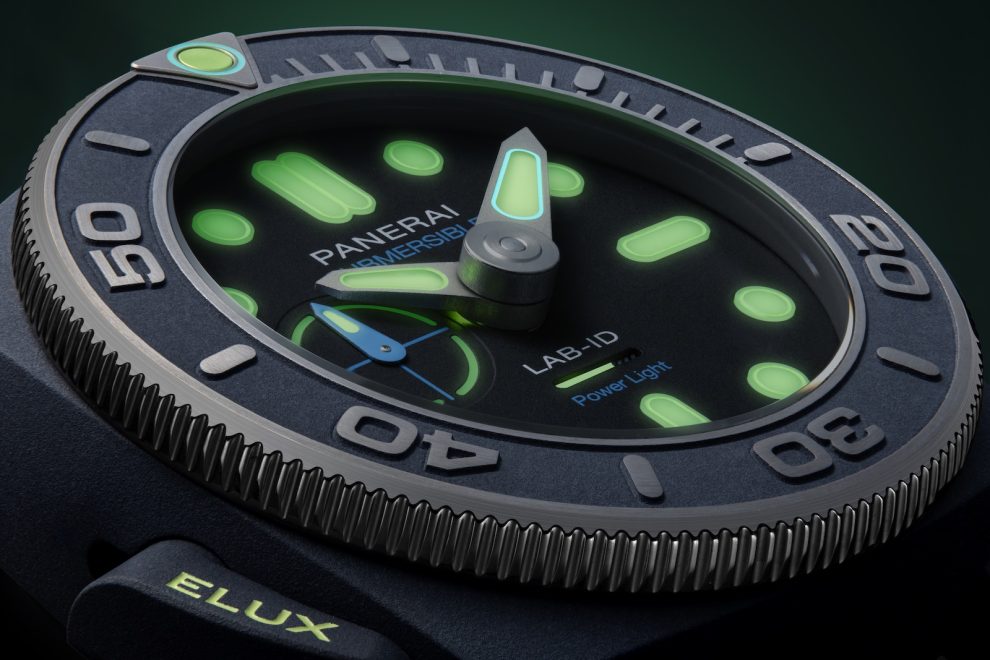 PAM01800_MACRO_01_2_B Panerai Submersible Elux LAB-ID watch