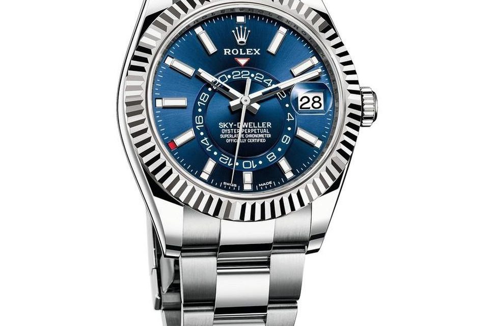 Roger Federer wears the $14,400 Rolex Osyter Perpetual Sky-Dweller Roger Federer wears the $14,400 Rolex Osyter Perpetual Sky-Dweller