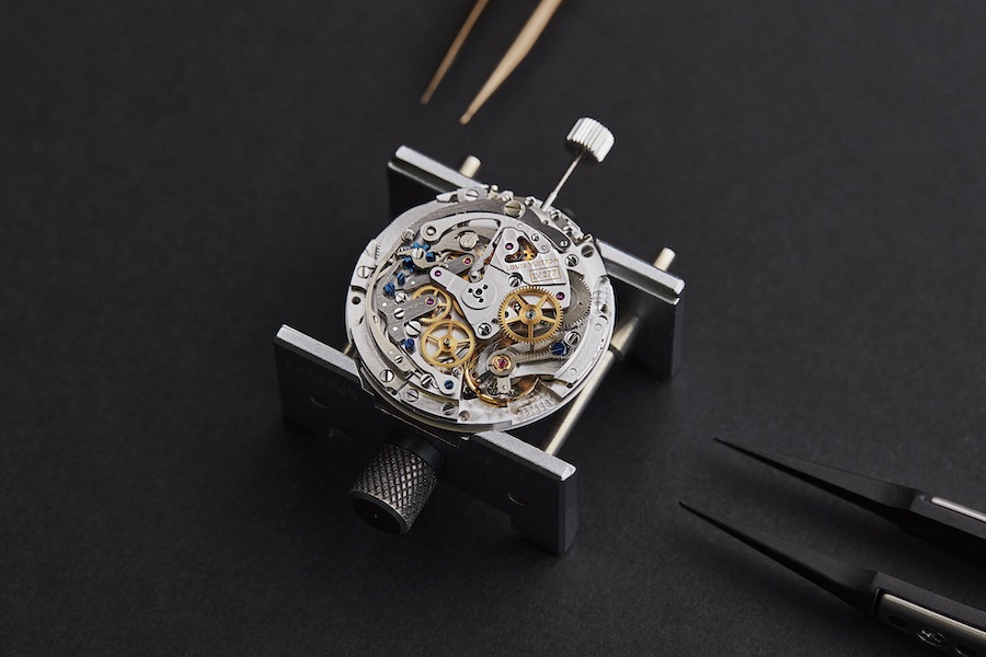 Sold at Auction: Louis Vuitton, Louis Vuitton Tambour Chronograph LV277  Watch