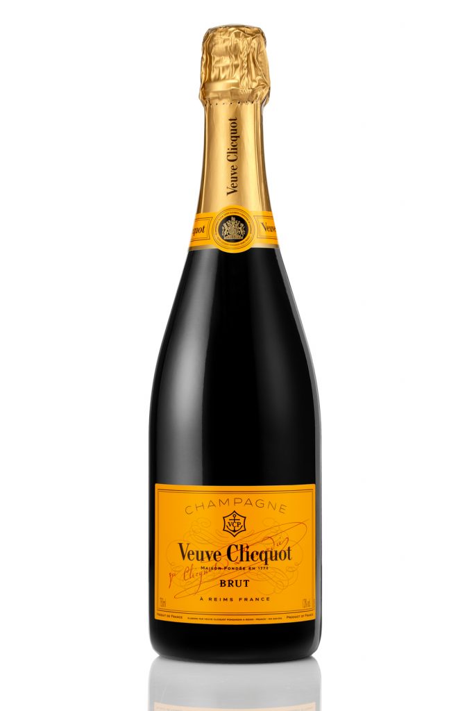 The strap on the Hublot AeroFusion Chronograph Vueve Clicquot Classic Polot watch matches the label of the bottle. 