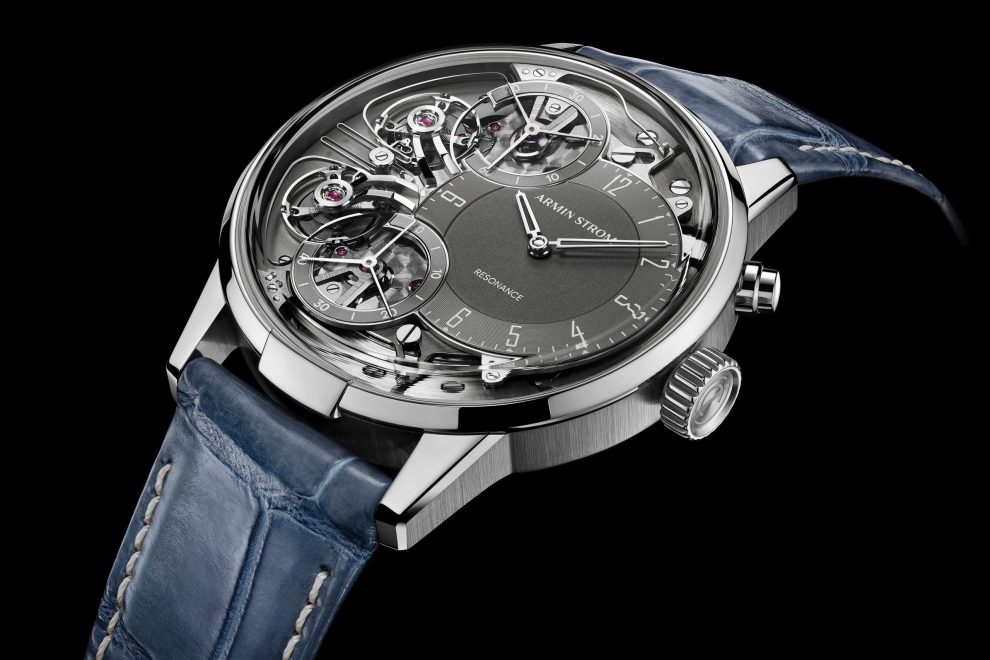 angled shot Armin Strom Mirrored Force Resonance – First Edition Armin Strom Mirrored Force Resonance – First Edition