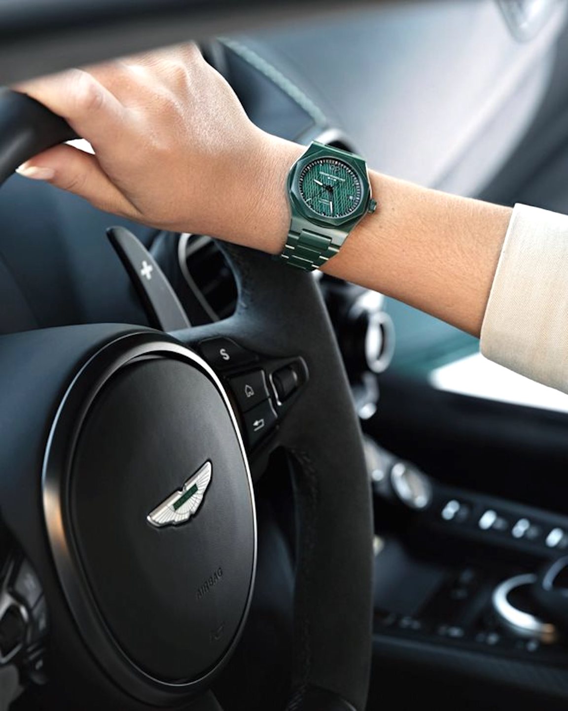 Girard-Perregaux Laureato Green Ceramic Aston Martin Edition