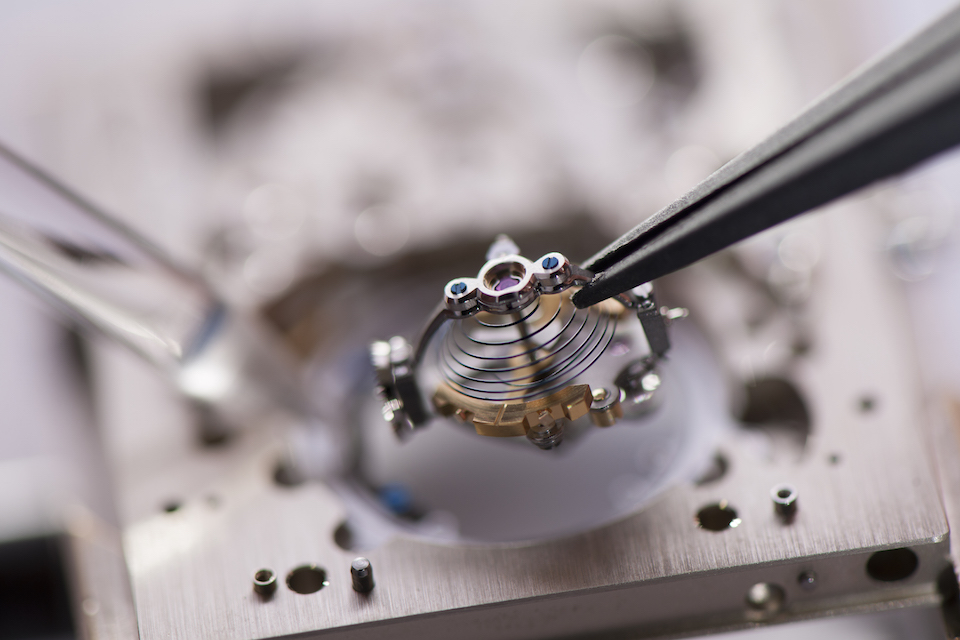 Fitting the Gyrotourbillon into the timepiece