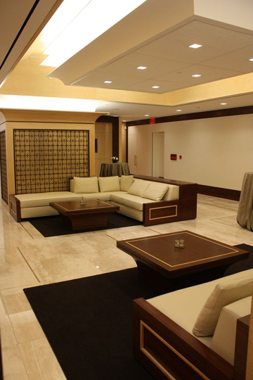 The luxurious general waiting area. 