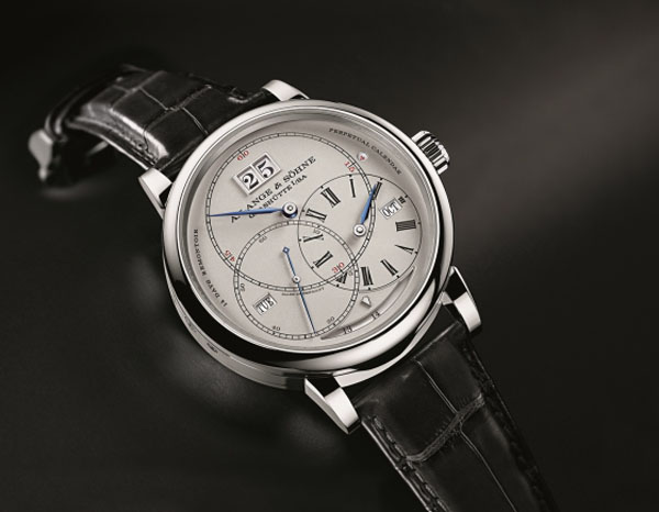 The regulator style dial packs so much information into it, yet is clean, crisp and elegant.