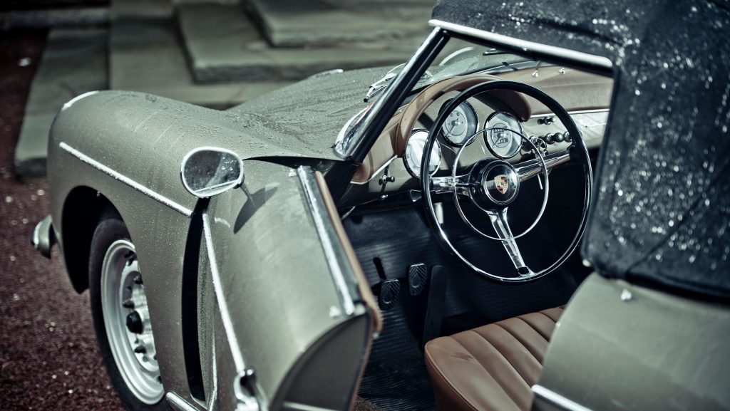 Porsche 356, to which the newest Porsche Design 1919 Datetimer Limited Edition watch pays tribute. 