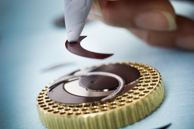 Inlaying of mother of pearl and gold for marquetry dials. photograph by "picture : patriceschreyer.com".