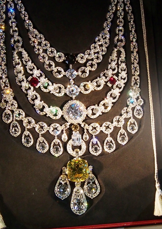 Ceremonial necklace of the Maharajahs de Padilla with more than 234 carats of diamonds including the World’s 7th largest yellow diamond.