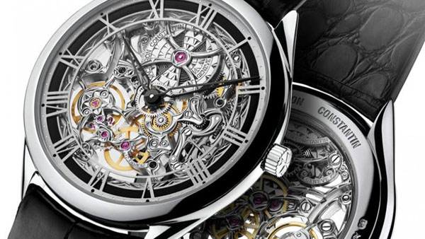 Both front and back of this watch are mesmerizing thanks to the architectural inspiration of the design.